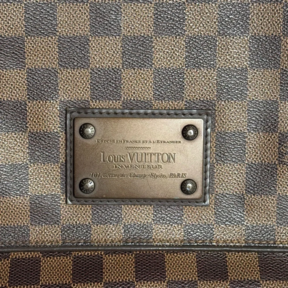 AUTHENTIC Louis Vuitton Damier Ebene messenger Bag